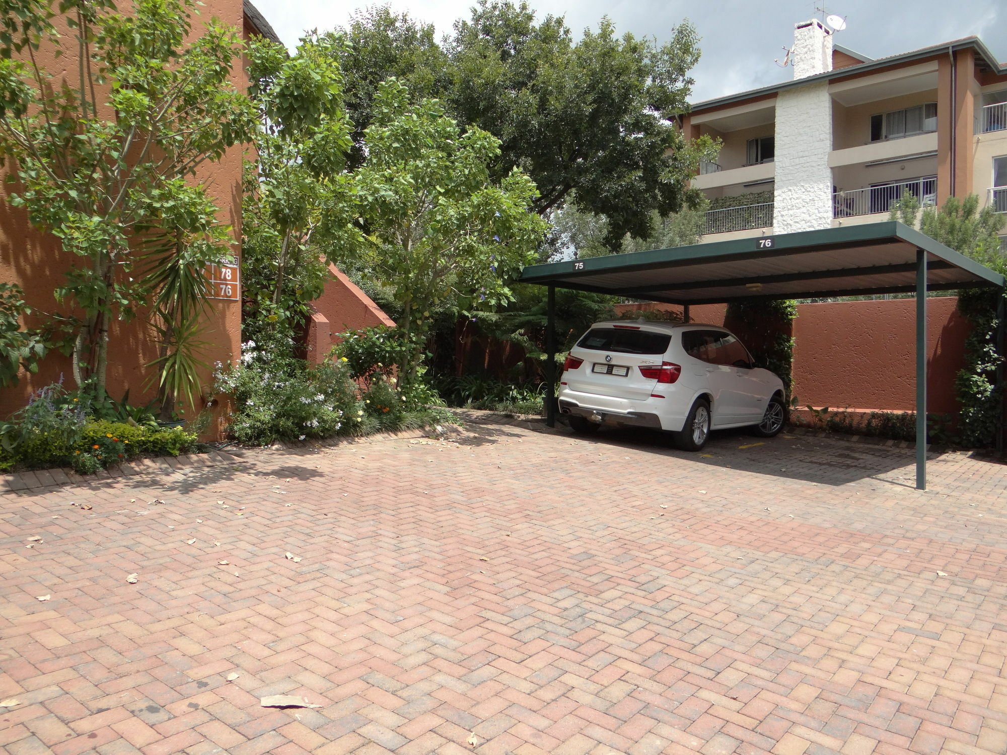 Singati Sands Sunninghill แซนด์ตัน ภายนอก รูปภาพ